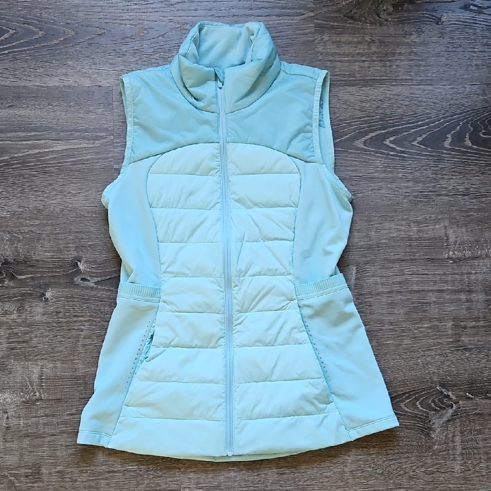 Lululemon down for it all vest size tag attached